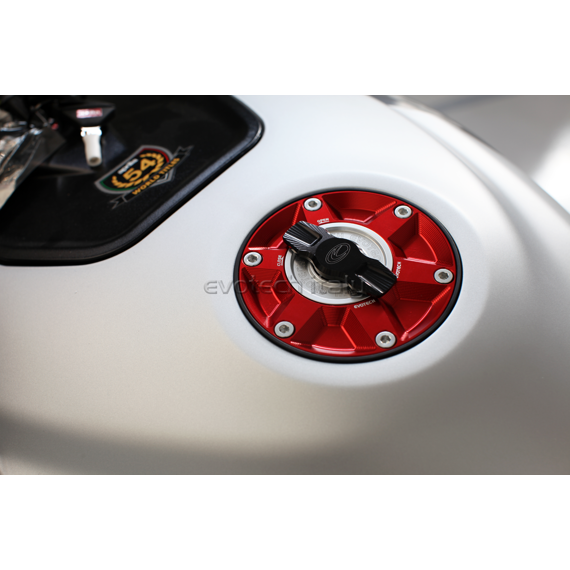 Tankdop met snelsluiter van Evotech voor diverse Aprilia / Triumph